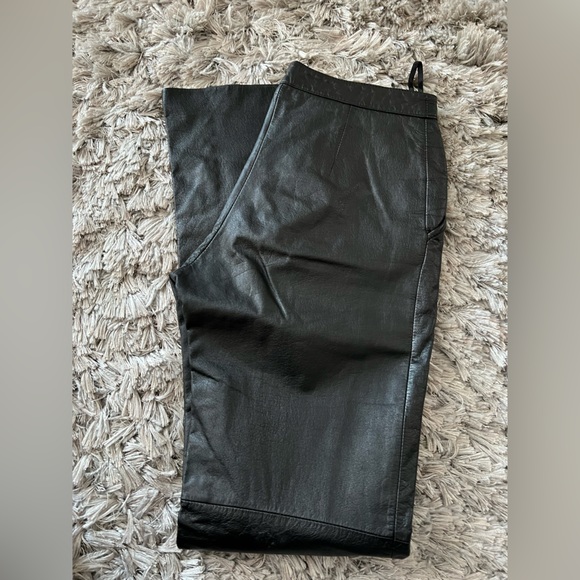 Danier Black Leather Wide Leg Pants 🖤 - Picture 7 of 10